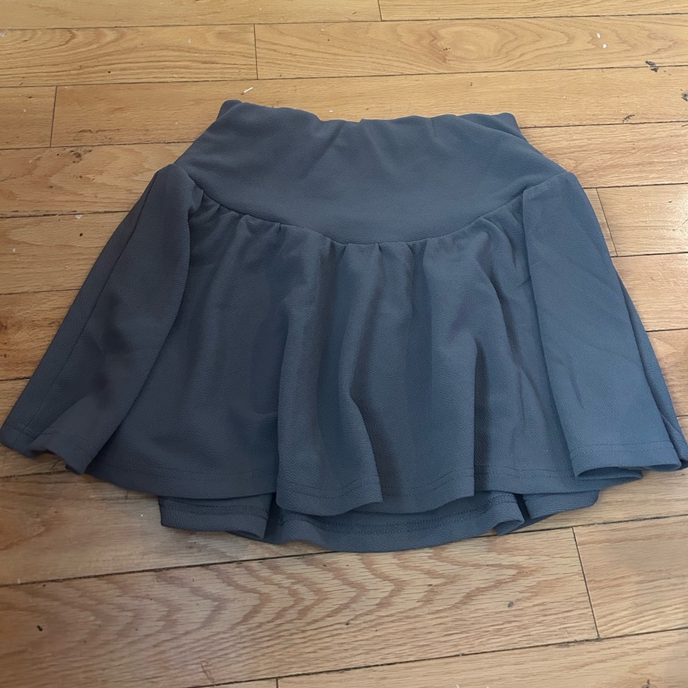 Grey brand new skirt with tags size M US